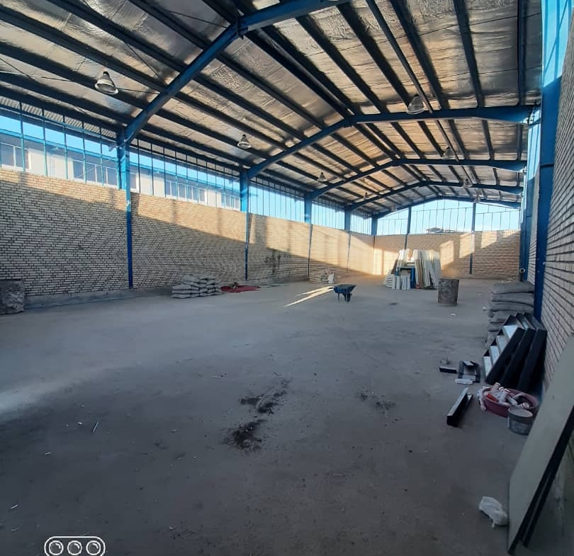 ۶۰۰ متر سوله فروشی با کاربری شیمیایی در شهرک صنعتی اشتهارد