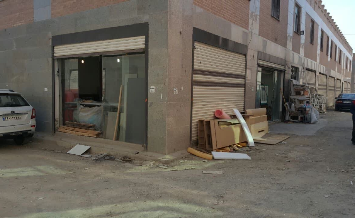 رهن واجاره ۱۷۲متر تجاری اداری در شهرک صنعتی گلگون