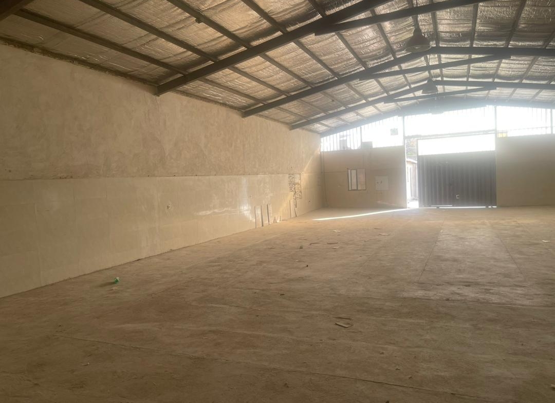 اجاره ۳۰۰ متر سالن صنعتی دربست جهت انبار در احمدآباد مستوفی
