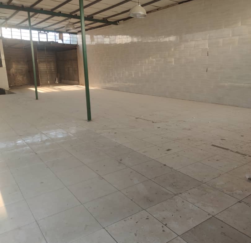 اجاره ۳۰۰ متر سالن بهداشتی جهت انبار در منطقه صنعتی گرمدره