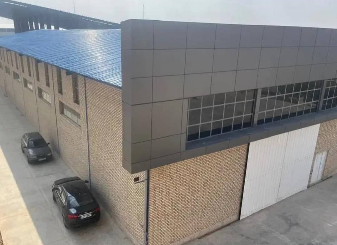 اجاره ۱۸۰۰ متر سوله نوساز زون فلزی برق ۴۰۰ آمپر و گاز صنعتی در شهرک صنعتی قاسم سلیمانی