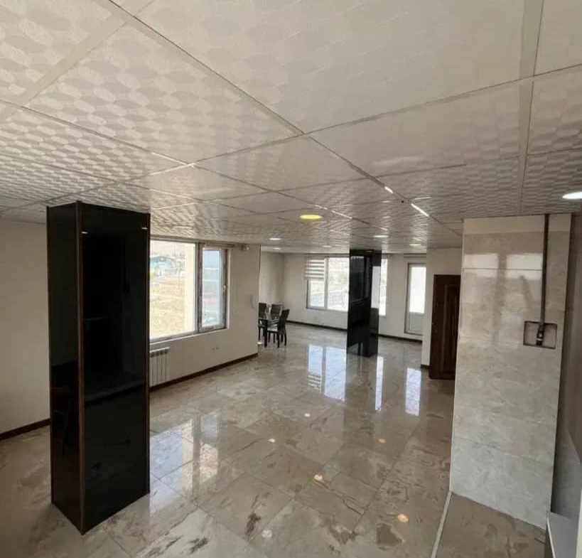 اجاره ۲۸۵ متر سالن صنعتی و تراس بزرگ قابلیت نصب بیلبورد در منطقه صنعتی گرمدره